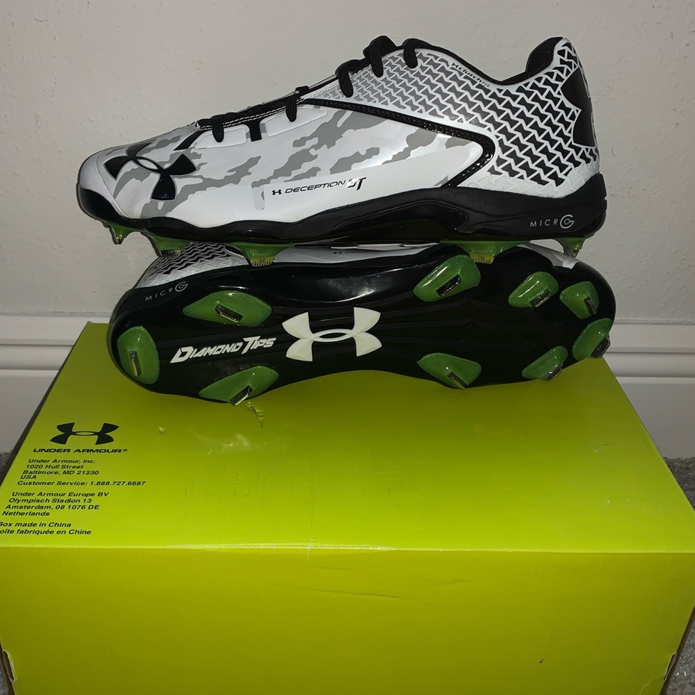 Men’s Size 13 UA Deception Low DT Baseball Cleats